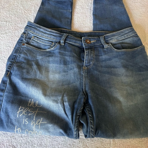 Jealous 21 skinny jean w/“make it happen and the best is yet to come” patches - Picture 5 of 10